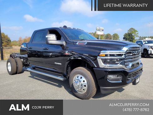 New 2026 RAM 3500 Big Horn w/ Laramie Trim Package image 15