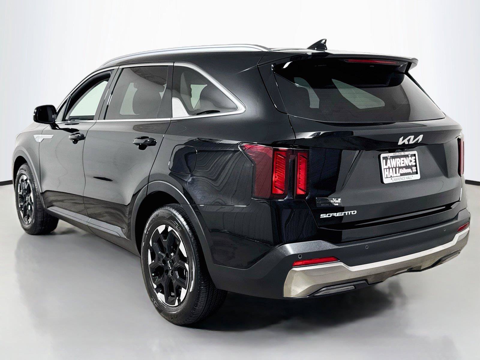 Used 2025 Kia Sorento S FWD image 6