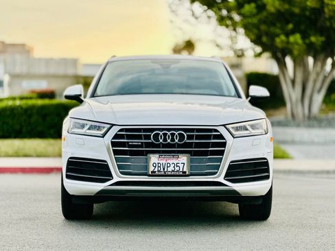 Used 2018 Audi Q5 2.0T Premium Plus w/ Premium Plus Package AWD/4WD image 3