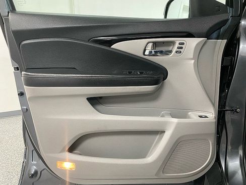 Used 2017 Honda Ridgeline RTL-E image 19