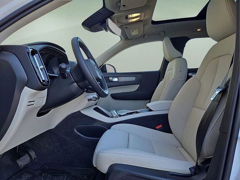 New 2026 Volvo XC40 B5 Plus w/ Protection Package Premier image 22