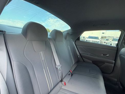 Certified 2023 Hyundai Elantra SEL FWD image 18