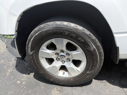 Used 2022 RAM 1500 Big Horn AWD/4WD image 38