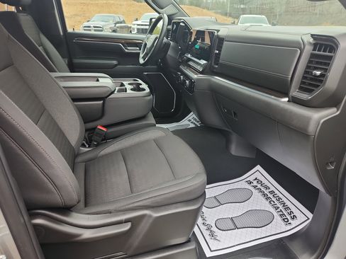 Used 2025 Chevrolet Silverado 1500 LT image 43