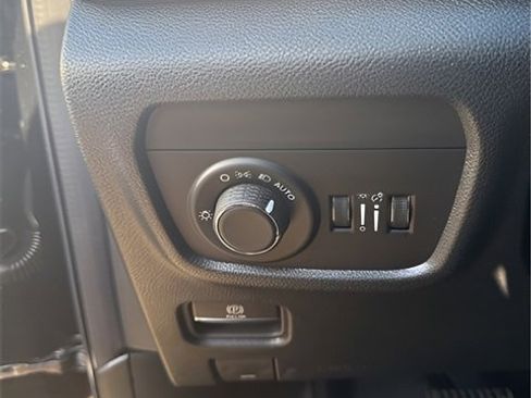 New 2025 Jeep Grand Cherokee L Altitude image 12