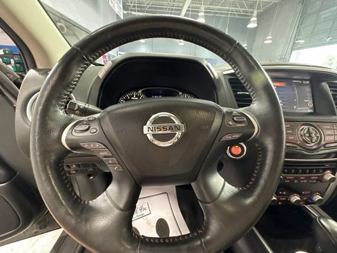 Used 2019 Nissan Pathfinder 4WD image 18