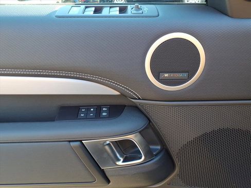 New 2026 Land Rover Discovery Limited Edition image 10