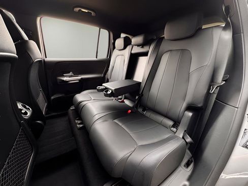 Used 2023 Mercedes-Benz EQB 300 4MATIC w/ Exclusive Package image 24