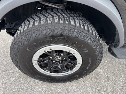 Used 2024 Ford Bronco Big Bend w/ Sasquatch Package AWD/4WD image 8