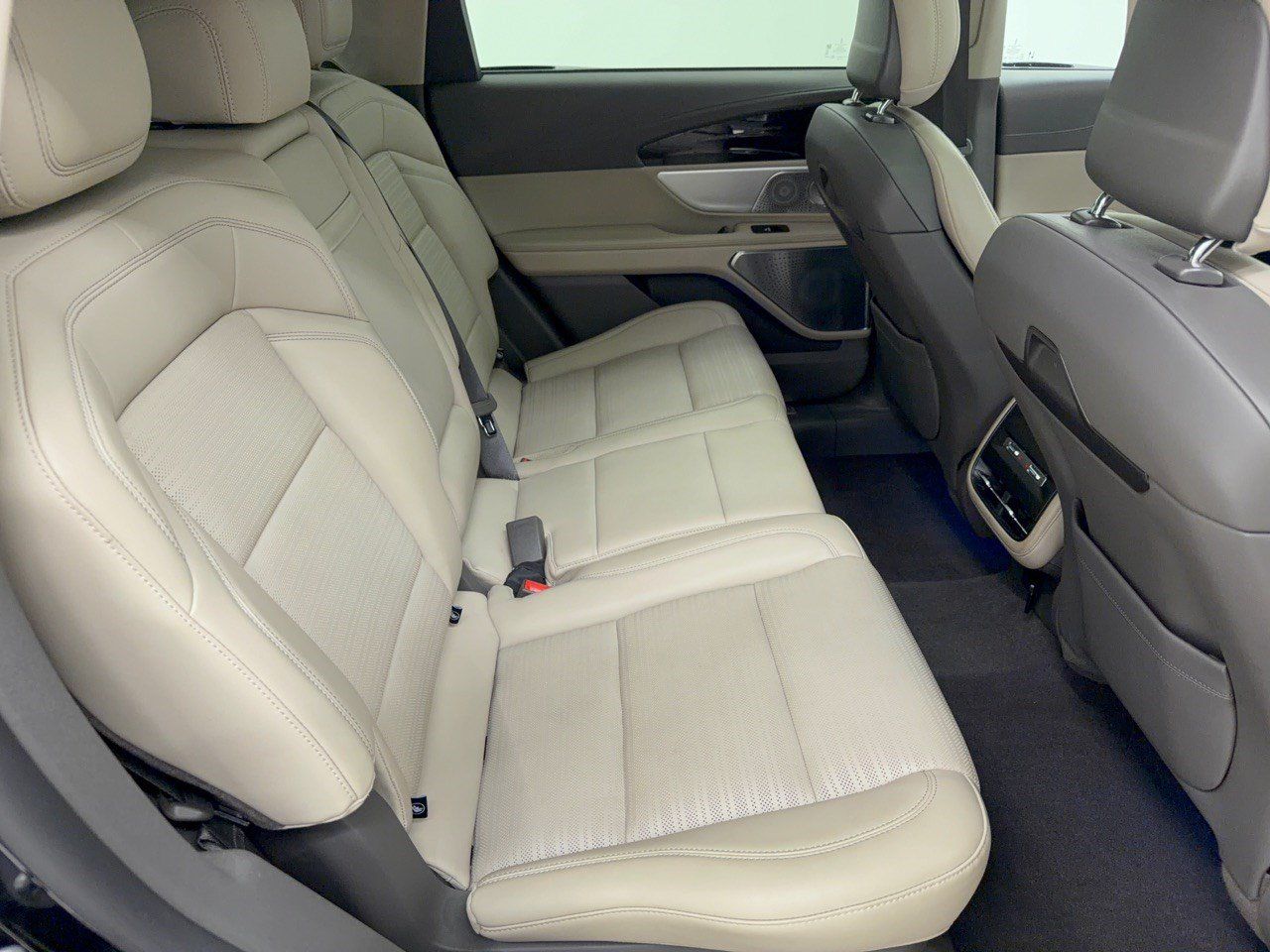 Used 2024 Lincoln Nautilus Reserve w/ Equipment Group 203A AWD/4WD image 29