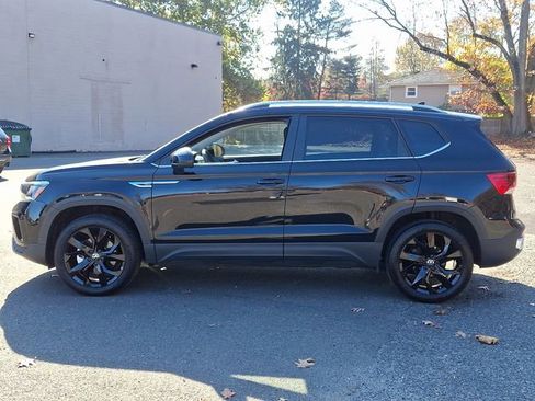 Certified 2024 Volkswagen Taos SE w/ Black Wheel Package image 6