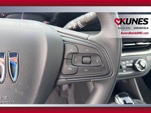 New 2026 Buick Envista Preferred image 18
