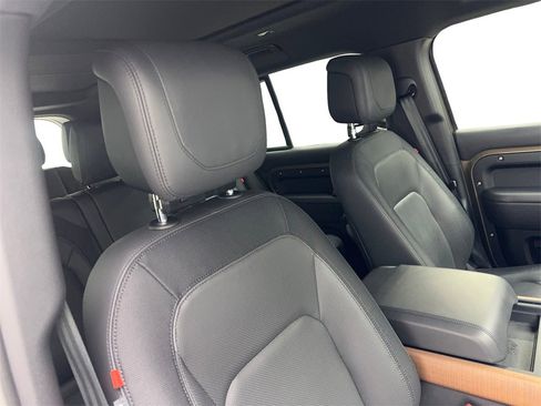 Used 2023 Land Rover Defender 130 X-Dynamic SE image 49