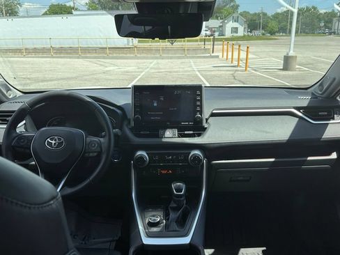 Used 2022 Toyota RAV4 Limited AWD/4WD image 39