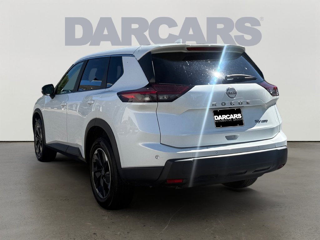 Used 2024 Nissan Rogue SV AWD/4WD image 5