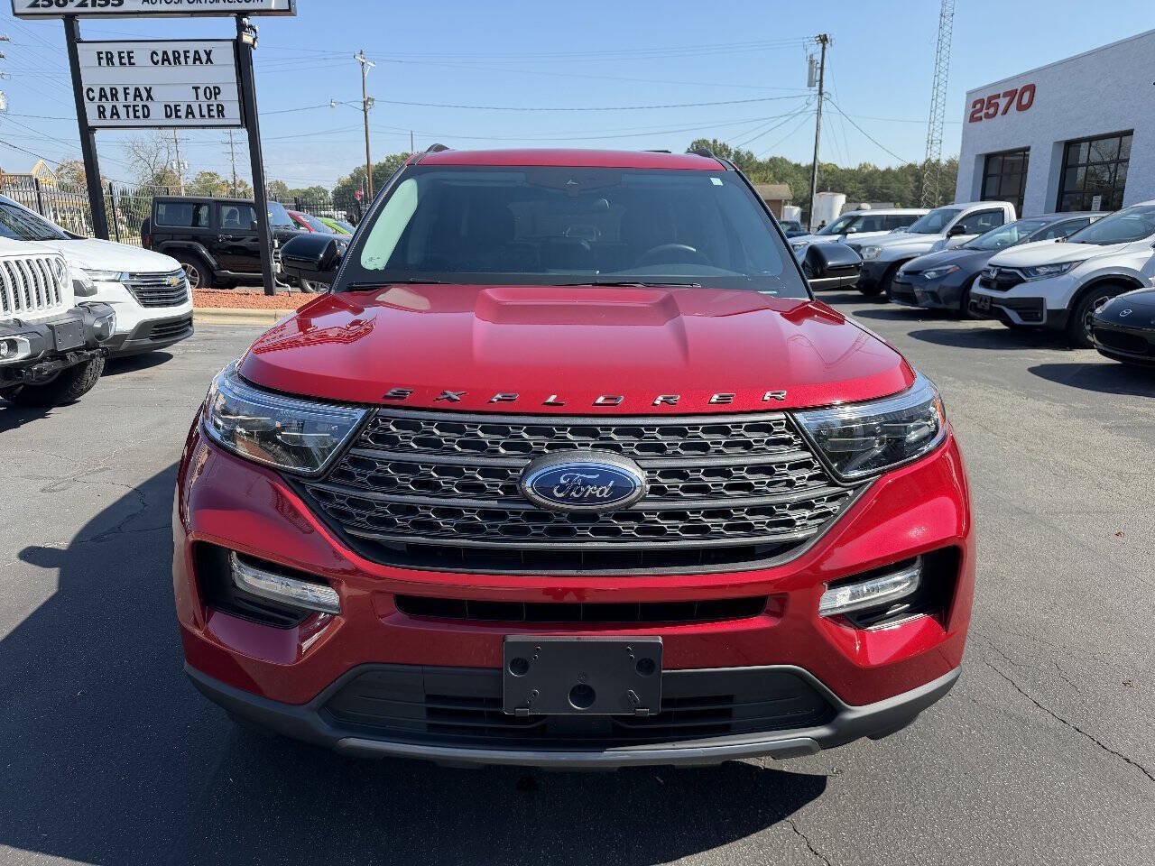 Used 2023 Ford Explorer XLT RWD image 2