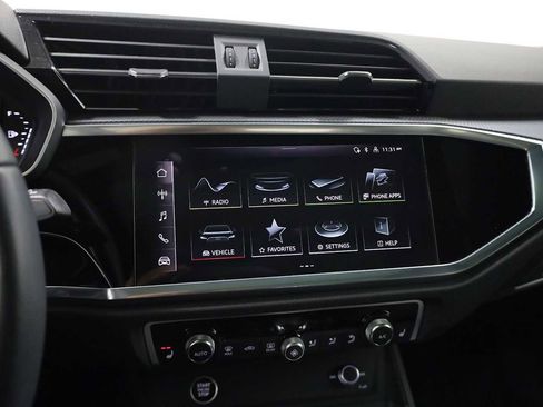 Used 2024 Audi Q3 2.0T Premium Plus image 30