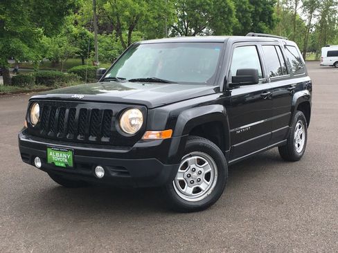 Used 2016 Jeep Patriot Sport w/ Power Value Group AWD/4WD image 1