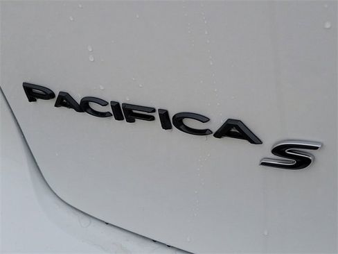 New 2026 Chrysler Pacifica Limited w/ S Appearance Package image 6