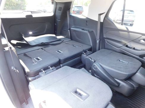 Used 2019 Chevrolet Traverse LT FWD image 30
