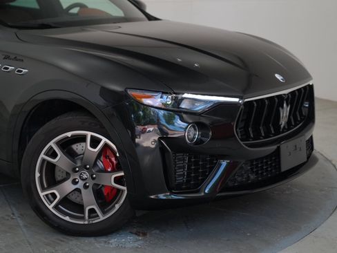 Used 2022 Maserati Levante Modena AWD/4WD image 2