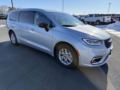 Used 2024 Chrysler Pacifica Touring-L