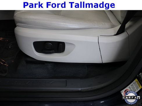 Used 2019 Land Rover Discovery Sport image 13