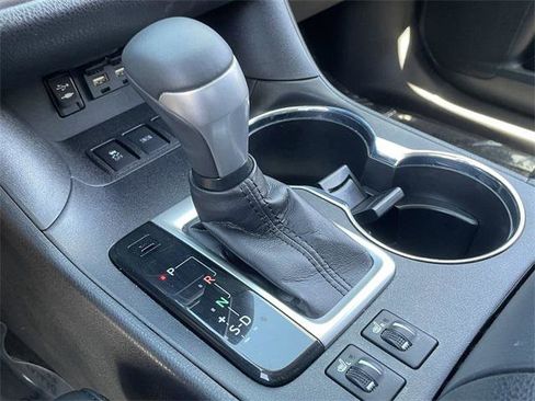 Certified 2019 Toyota Highlander XLE FWD image 32