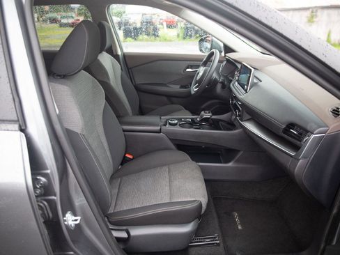 Used 2023 Nissan Rogue SV image 22