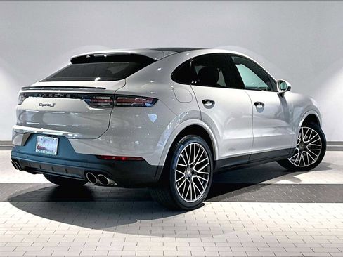 Used 2022 Porsche Cayenne S image 10