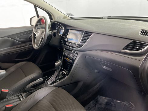 Used 2020 Buick Encore Preferred image 27
