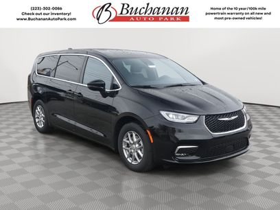 New 2026 Chrysler Pacifica Select