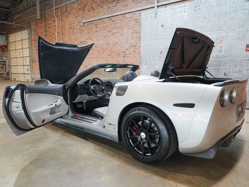 Used 2008 Chevrolet Corvette Convertible w/ Preferred Equipment Group RWD image 27