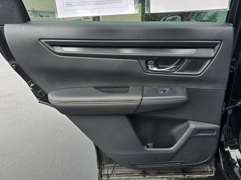 Certified 2025 Honda CR-V Sport-L image 9