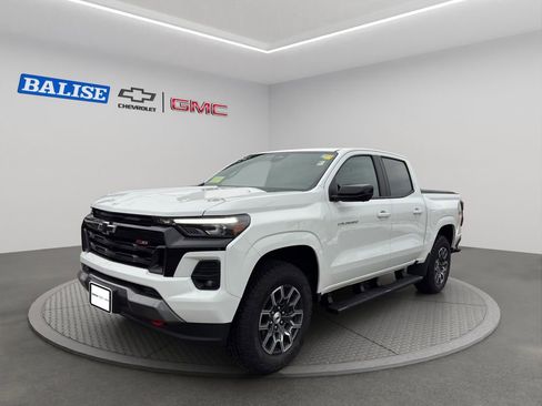 Used 2025 Chevrolet Colorado Z71 w/ Technology Package image 2