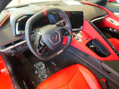 Used 2024 Chevrolet Corvette Z06 RWD image 11