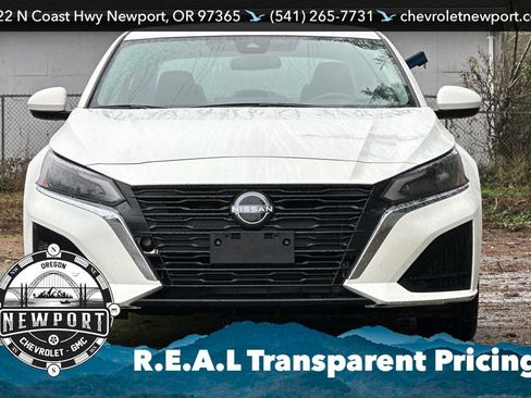 Used 2024 Nissan Altima 2.5 SV w/ SV Premium Package image 9