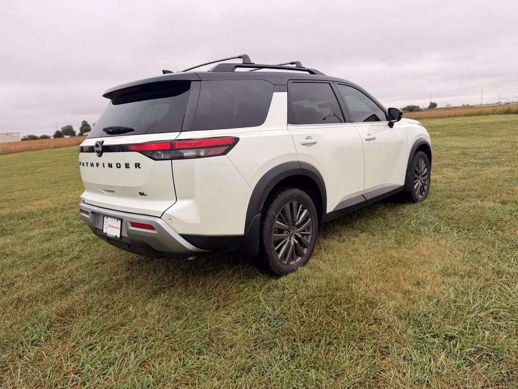 Certified 2024 Nissan Pathfinder SL w/ SL Premium Package FWD image 5
