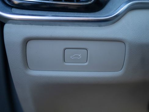 Used 2024 Volvo V60 B5 Cross Country Plus w/ Protection Package Premier image 14