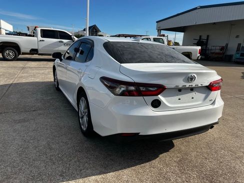 Used 2022 Toyota Camry LE image 7