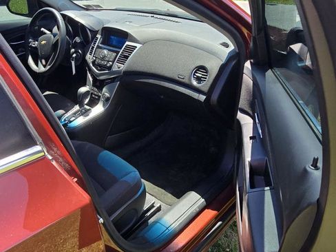 Used 2012 Chevrolet Cruze LT FWD image 11