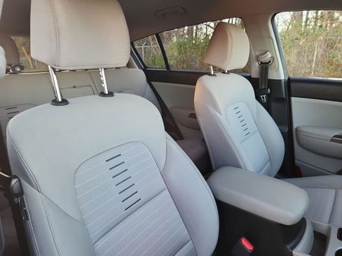 Used 2020 Kia Sportage LX w/ LX Popular Package image 15