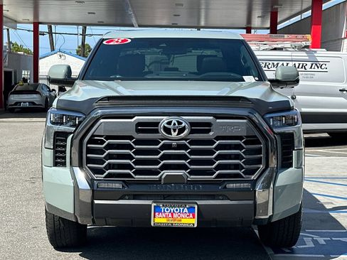 Used 2025 Toyota Tundra Platinum w/ TRD Off-Road Package AWD/4WD image 9