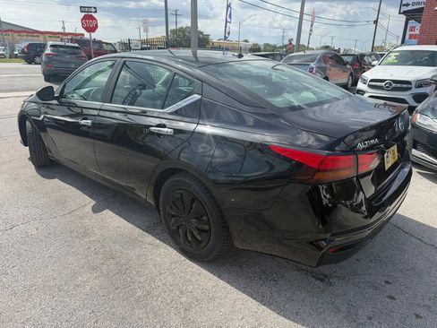 Used 2020 Nissan Altima 2.5 S FWD image 6
