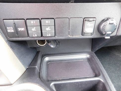 Used 2015 Toyota RAV4 Limited w/ Technology Package AWD/4WD image 16