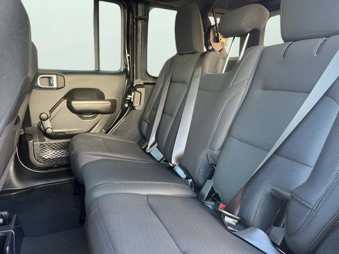 Used 2023 Jeep Wrangler Unlimited Sport AWD/4WD image 35