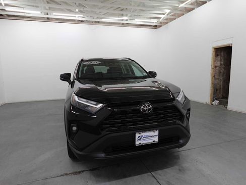 Used 2023 Toyota RAV4 XLE Premium image 3