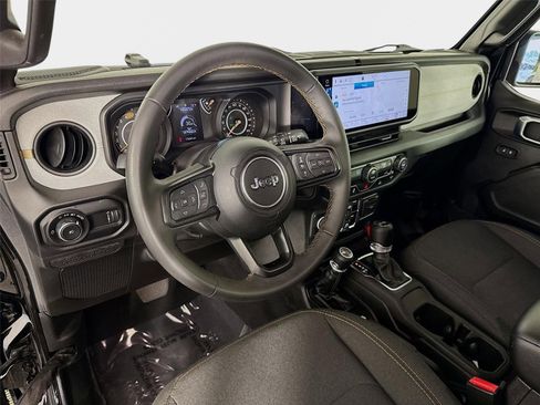 Used 2024 Jeep Wrangler Unlimited Sport AWD/4WD image 9