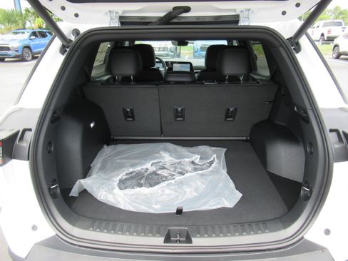 Used 2026 Chevrolet Equinox LT w/ Convenience Package II FWD image 33
