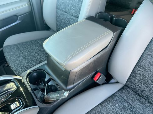 Used 2024 Chevrolet Colorado ZR2 w/ Technology Package image 21